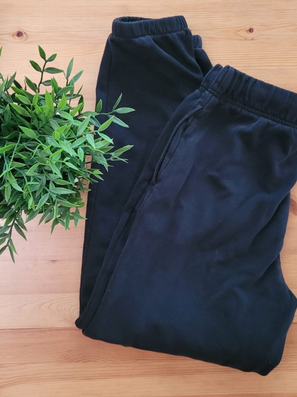 Old Navy black sweatpants 10-12YO
